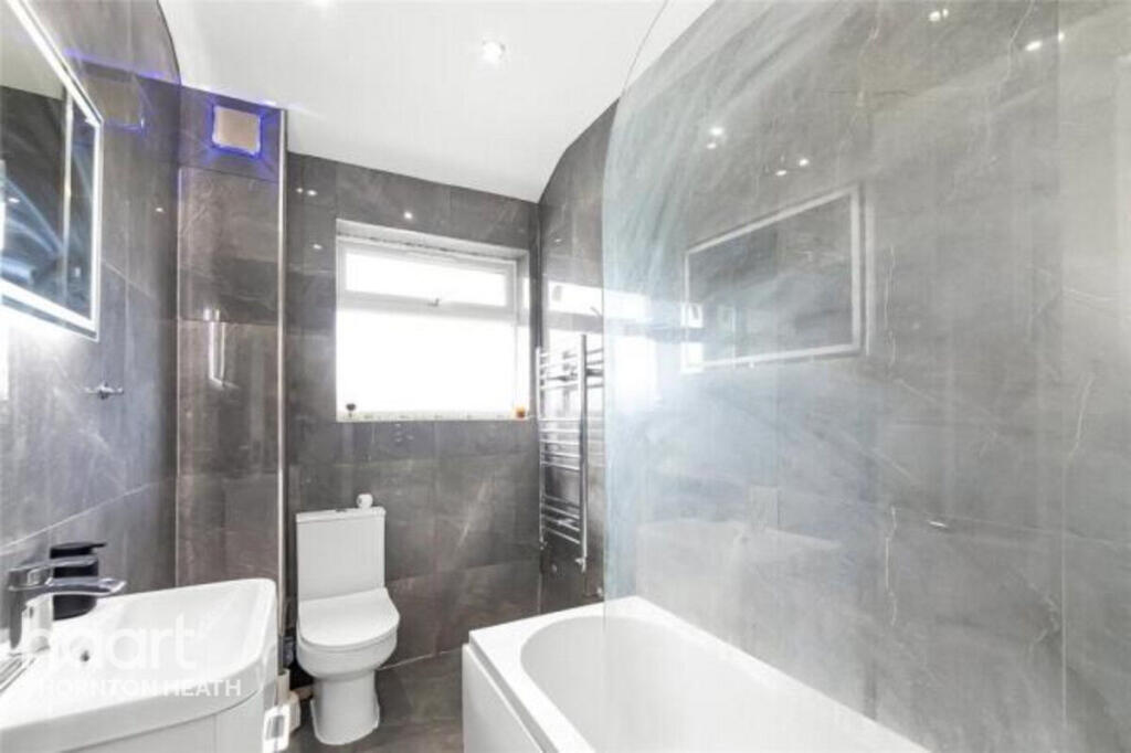 4 bedroom terraced house