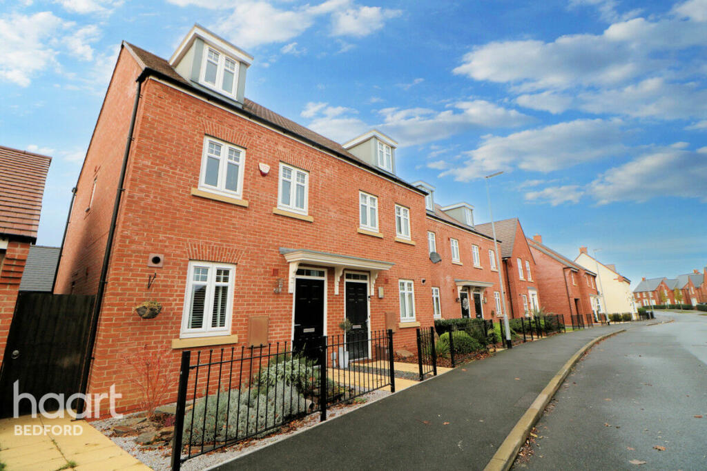 3 bedroom semidetached house for sale in Great Linns, Marston