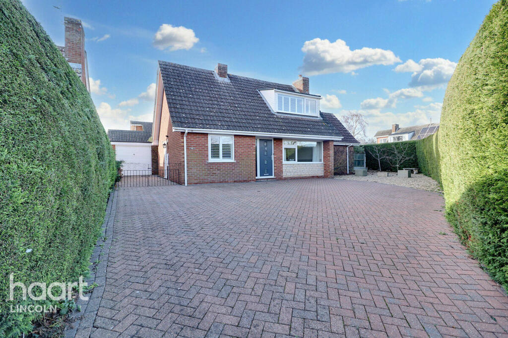 3 bedroom detached house for sale in Kings Road, Metheringham, LN4