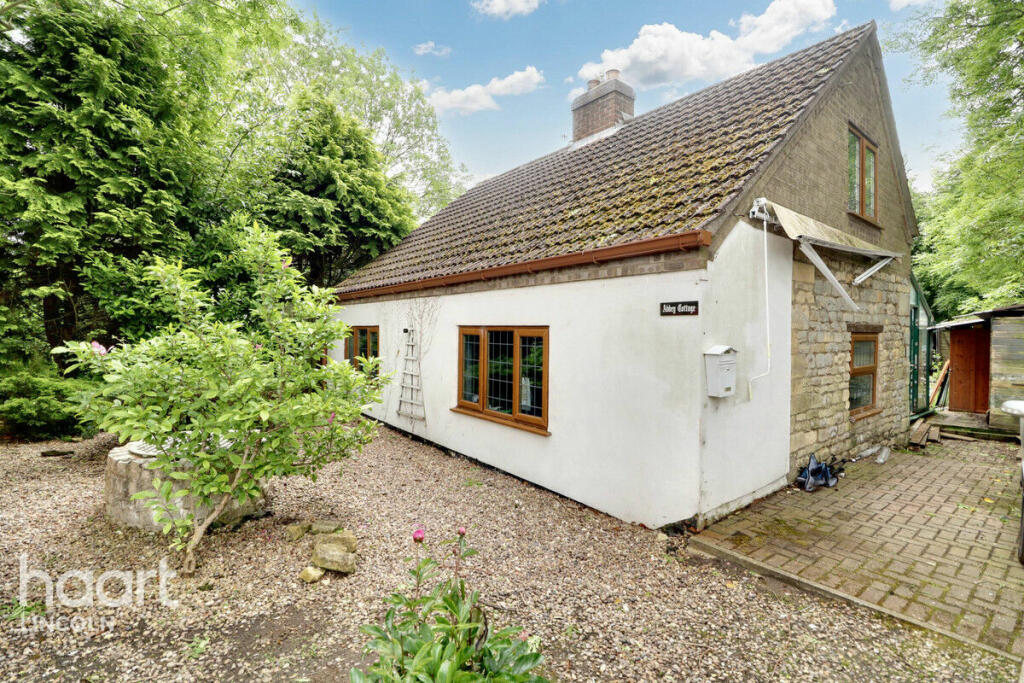 3 bedroom detached house for sale in Barlings Lane, Langworth, LN3