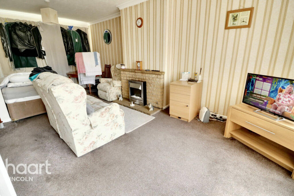 3 bedroom terraced house for sale in Bucknall Avenue, Lincoln, LN6