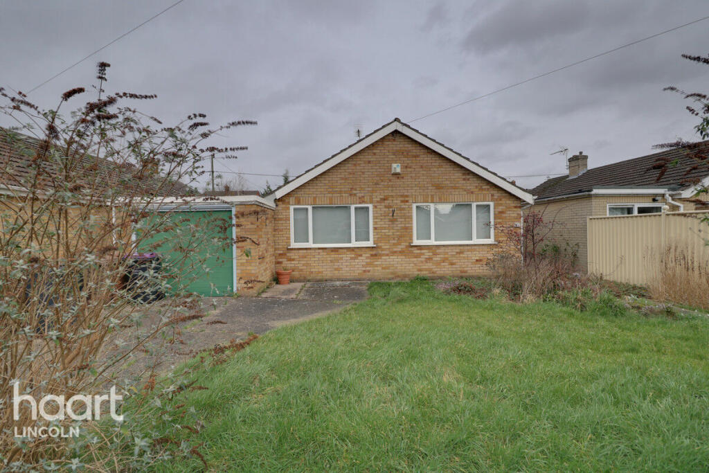 3 bedroom detached bungalow for sale in Londesborough Way, Metheringham
