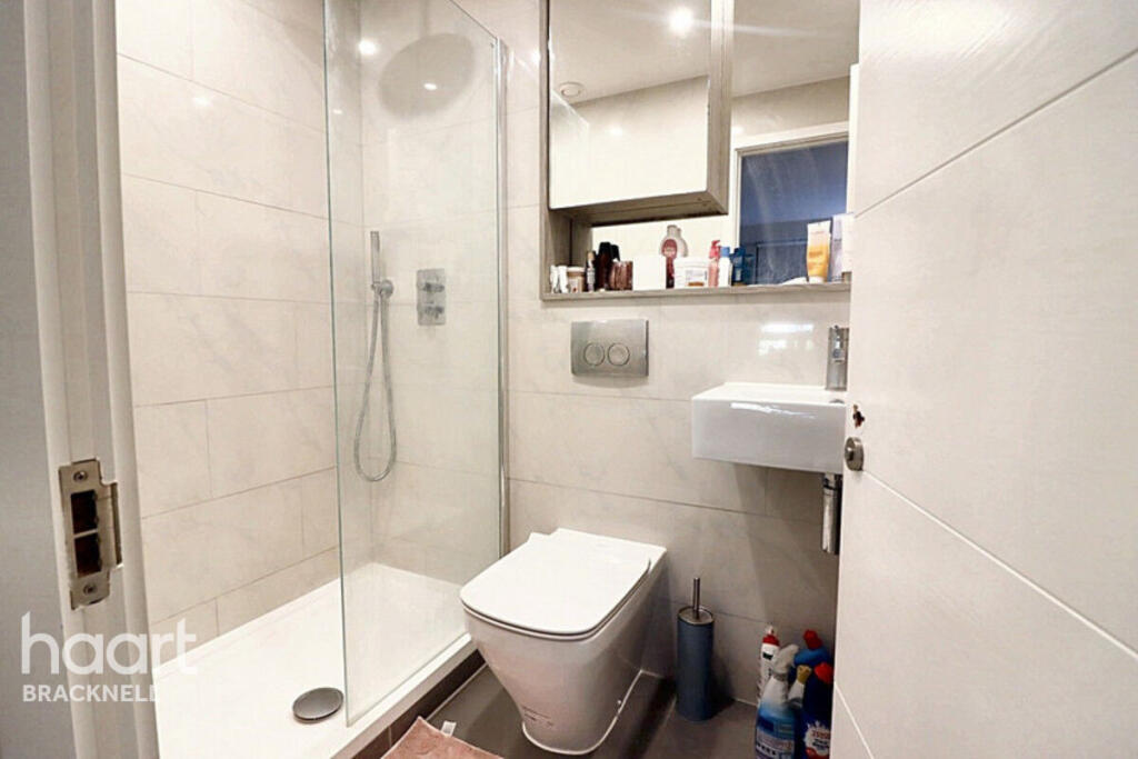 Main image of property: Wokingham Road, Bracknell