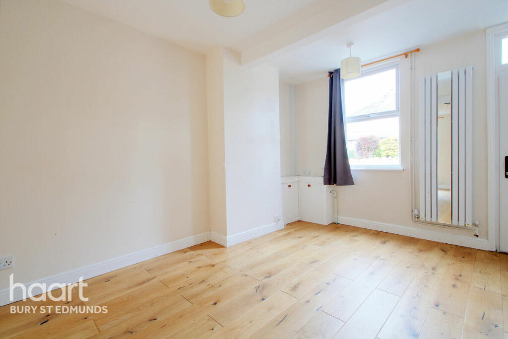 3 bedroom terraced house for sale in Out Westgate, Bury St Edmunds, IP33