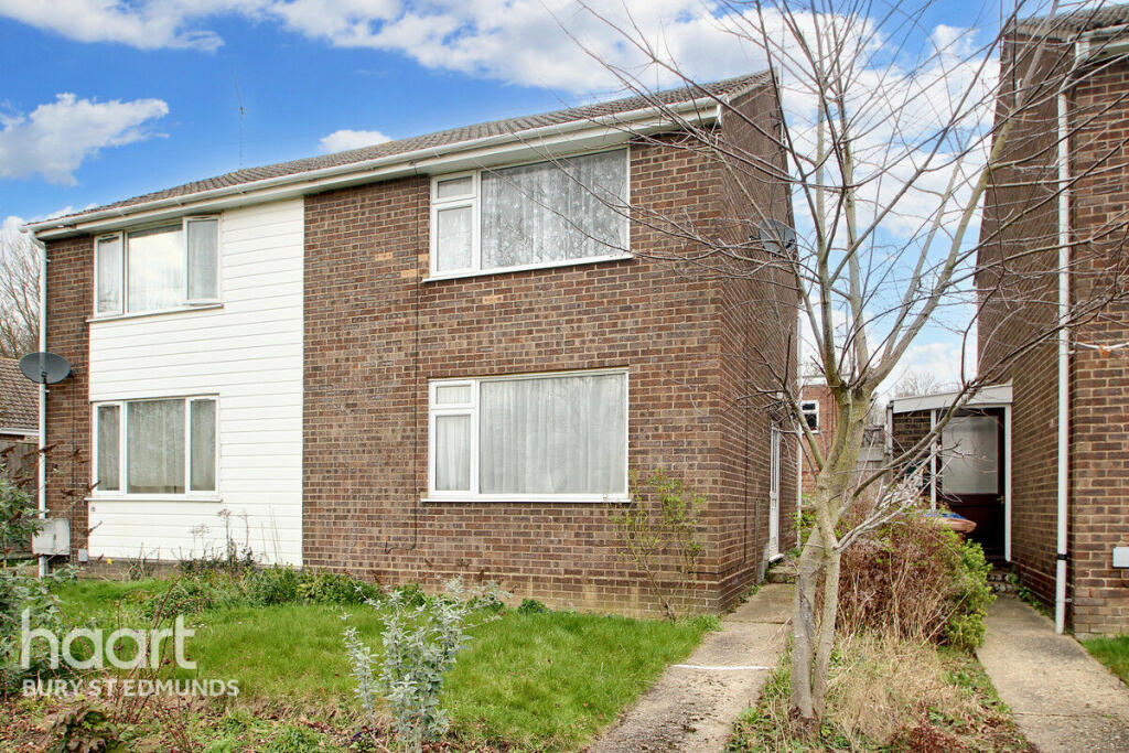 2 bedroom semi-detached house for sale in Osmund Walk, Bury St Edmunds, IP33