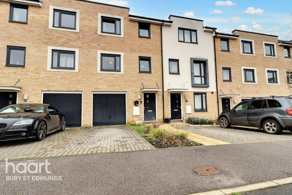 4 bedroom terraced house for sale in Fleming Way, Withersfield, Haverhill, CB9