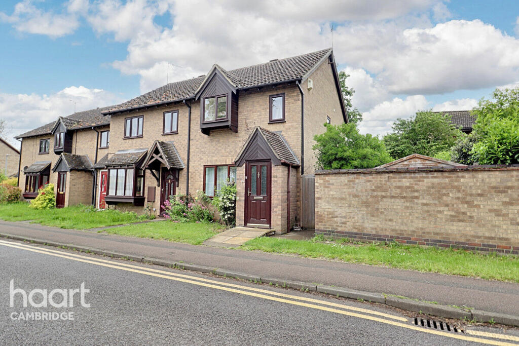 3 bedroom end of terrace house for sale in High Street, Sawston, CB22