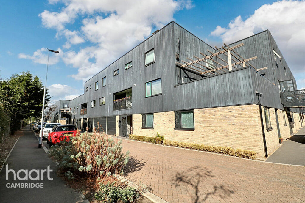 3 bedroom apartment for sale in Drury Avenue, Cambridge, CB2