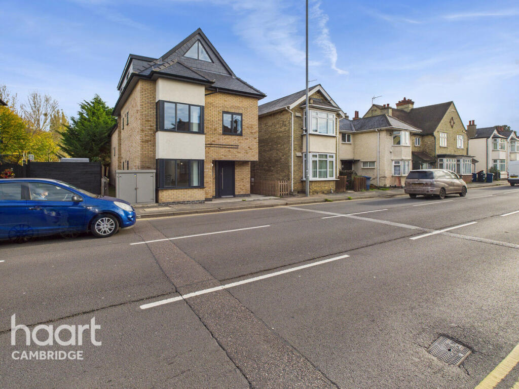 Main image of property: Flat 2 Chester House, Elizabeth Way, Cambridge
