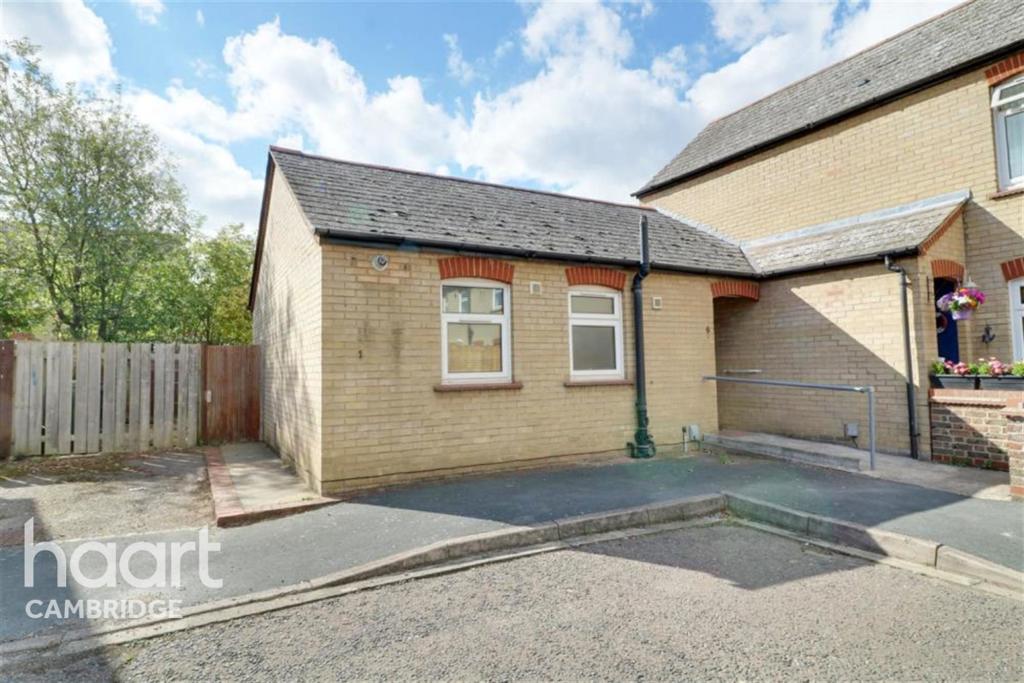 1 bedroom bungalow for rent in Chigwell Court, Cambridge, CB5