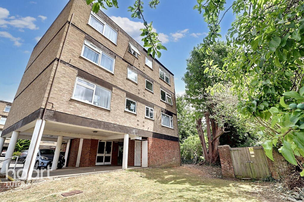 Main image of property: Gregories Close, Luton