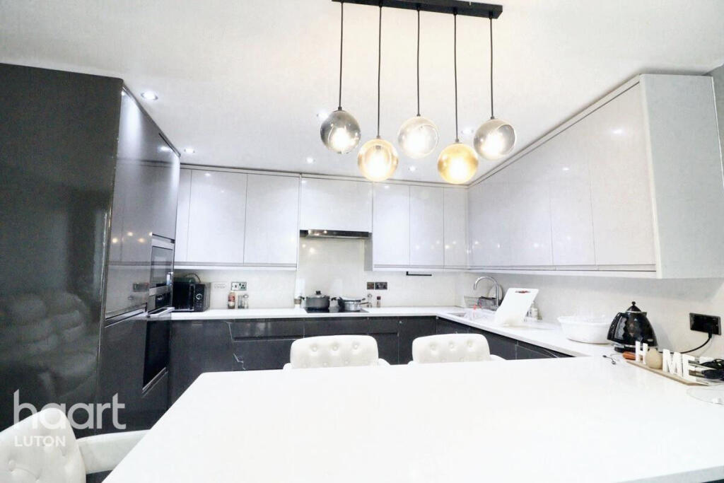 Main image of property: Foxglove Way, Luton