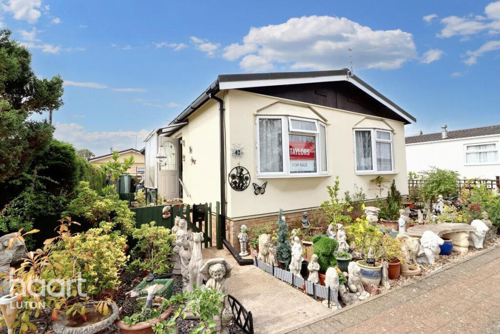 Main image of property: Little Meadow, Woodside Park Home, Woodside