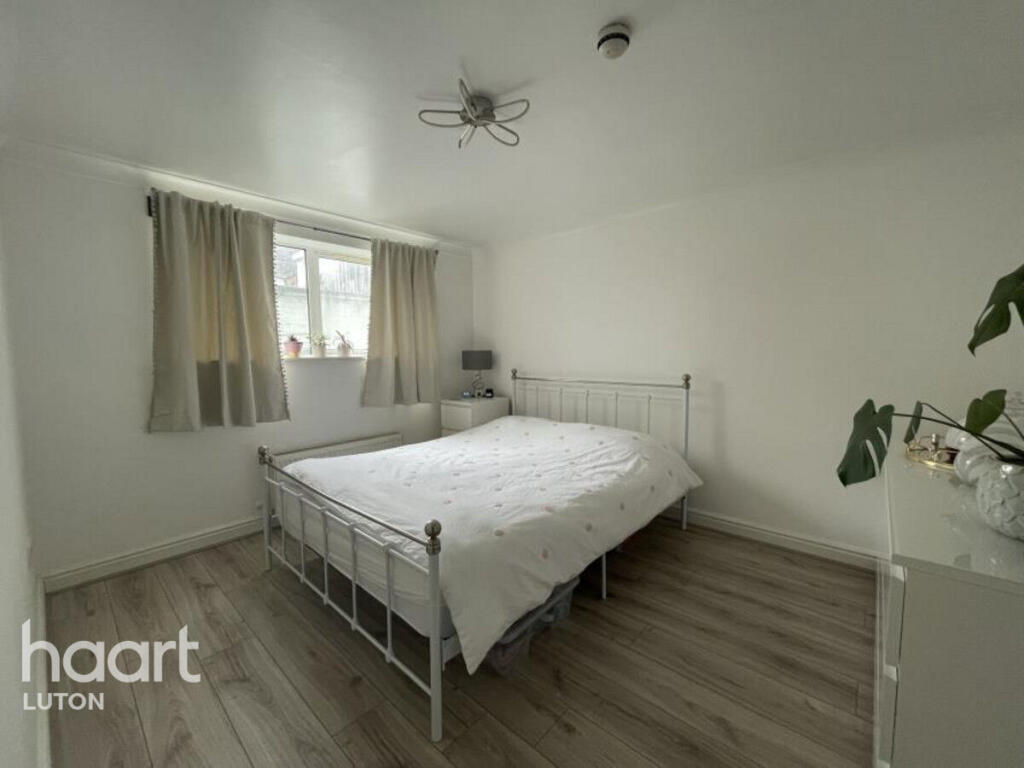 Main image of property: Cardiff Road, Luton
