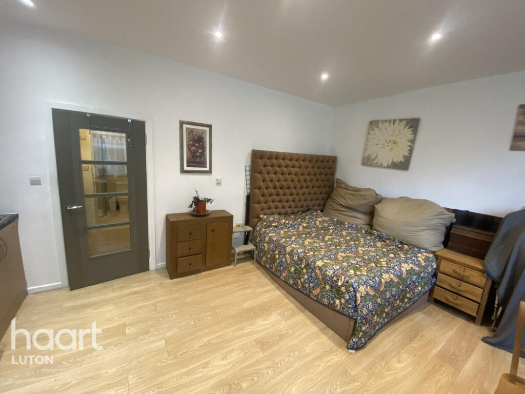 Main image of property: London Road, Luton