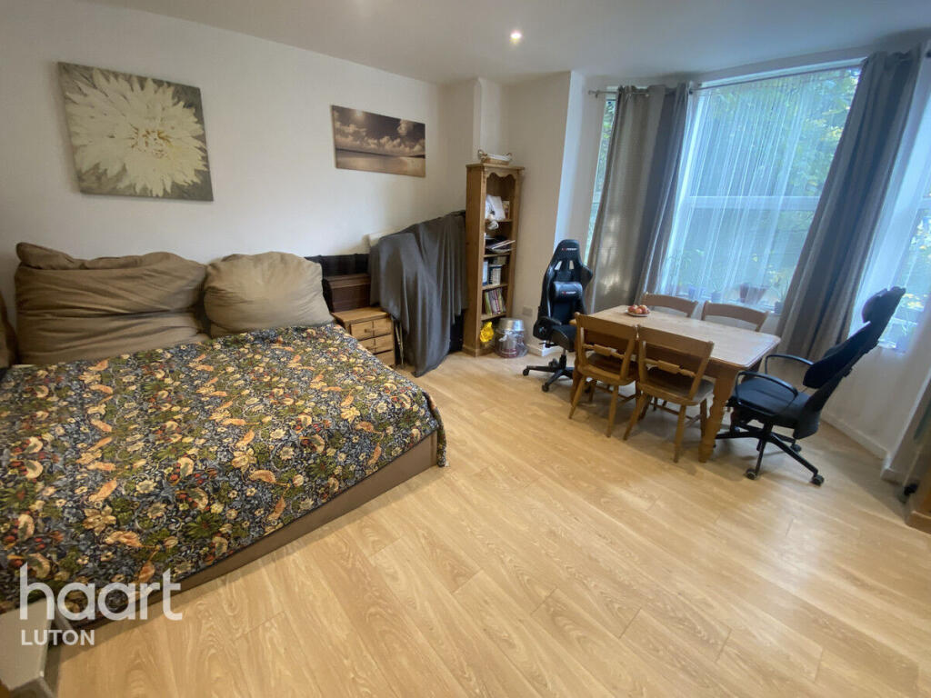 Main image of property: London Road, Luton