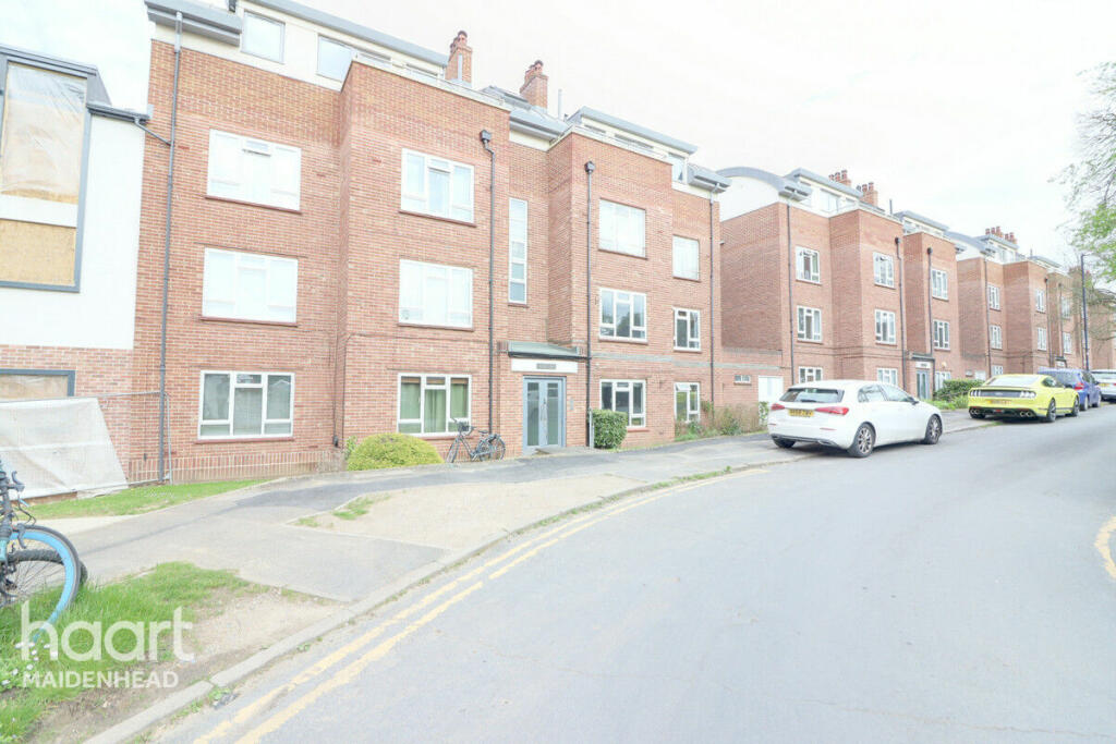 2 bedroom apartment for sale in Courtlands, Maidenhead, SL6