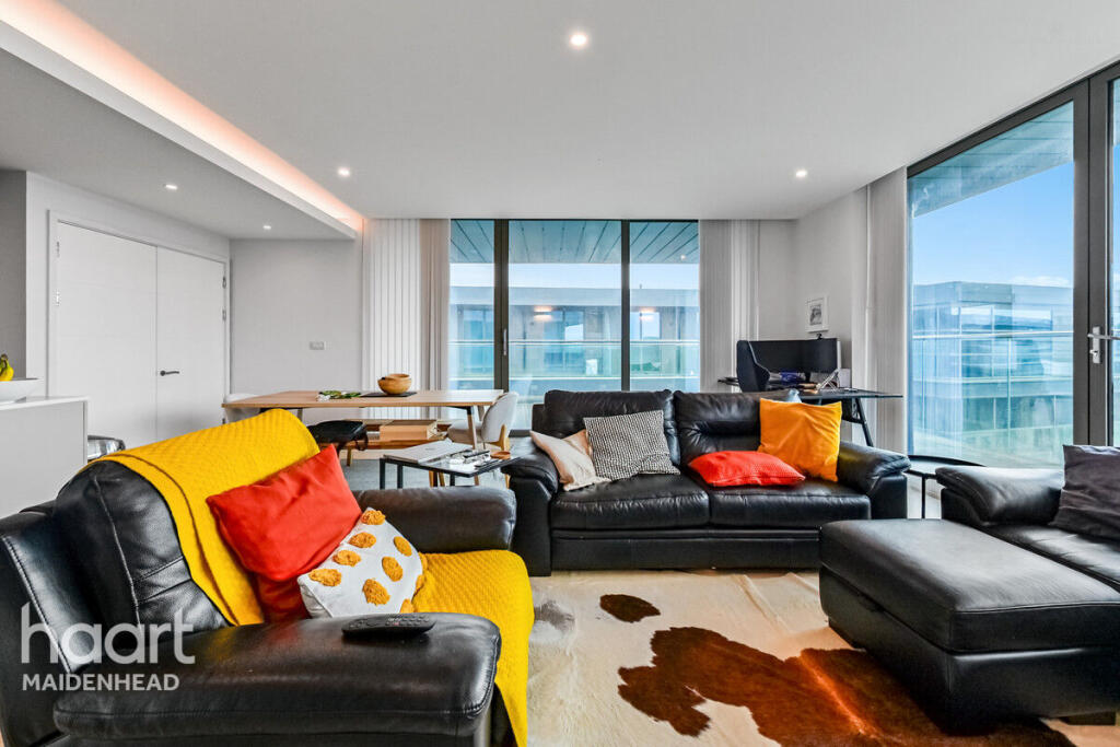 Main image of property: Wokingham Road, BRACKNELL