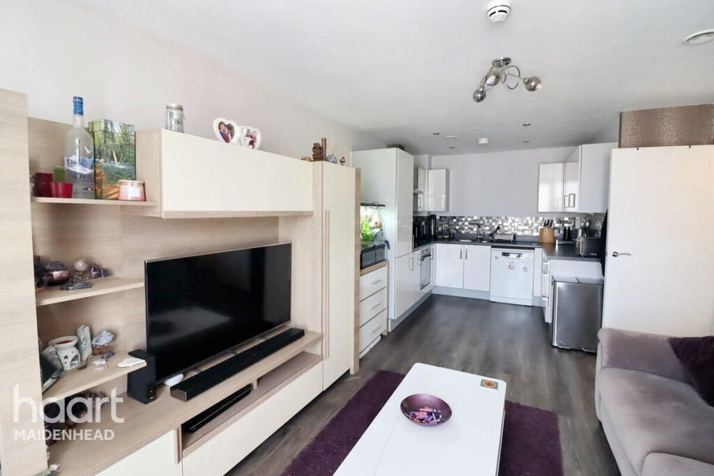 Main image of property: 1 Kidwells Close, Maidenhead