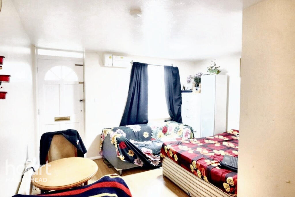 Main image of property: Maplin Park, Slough