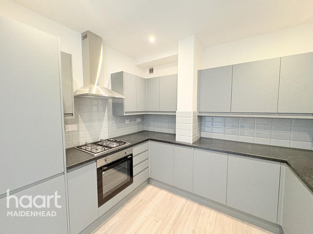 Main image of property: High Street, IVER