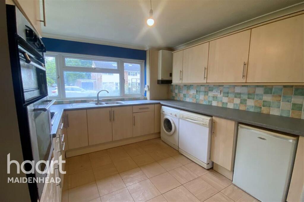 3 bedroom terraced house for rent in Wooburn Manor Park, HP10