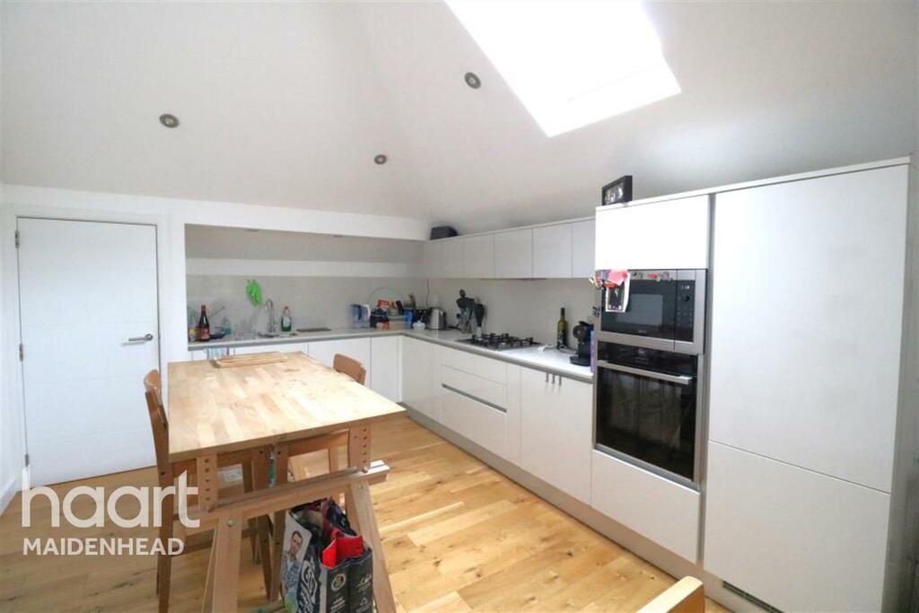 3 bedroom flat for rent in Maidenhead, Berkshire, SL6