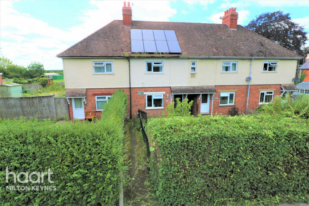 3 bedroom terraced house for sale in Bradwell Road, Bradville, MK13