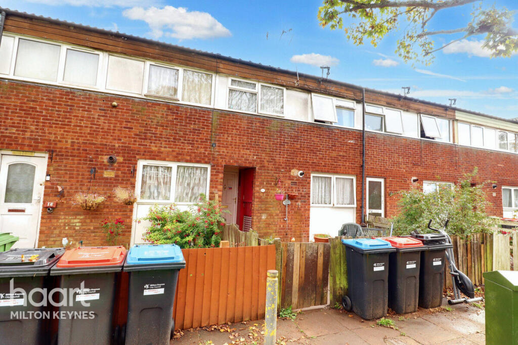 3 bedroom terraced house for sale in Haywards Croft, Milton Keynes, MK12