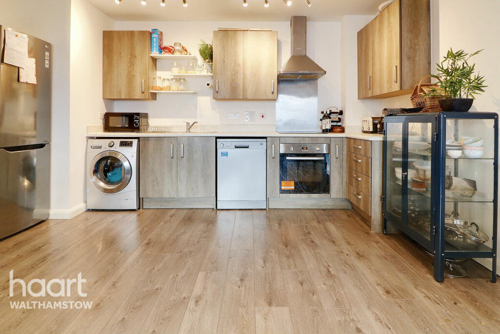 2 bedroom apartment for sale in Thornbury Way, Walthamstow, E17