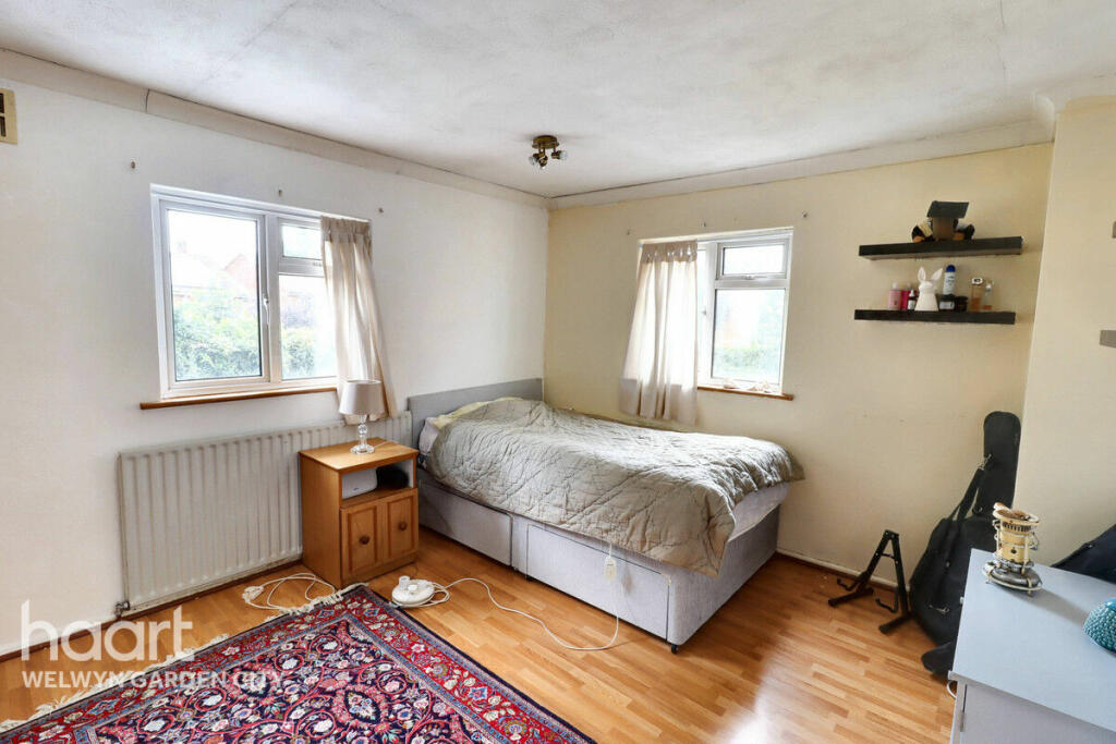 Additional property image - Pond Croft, Hatfield