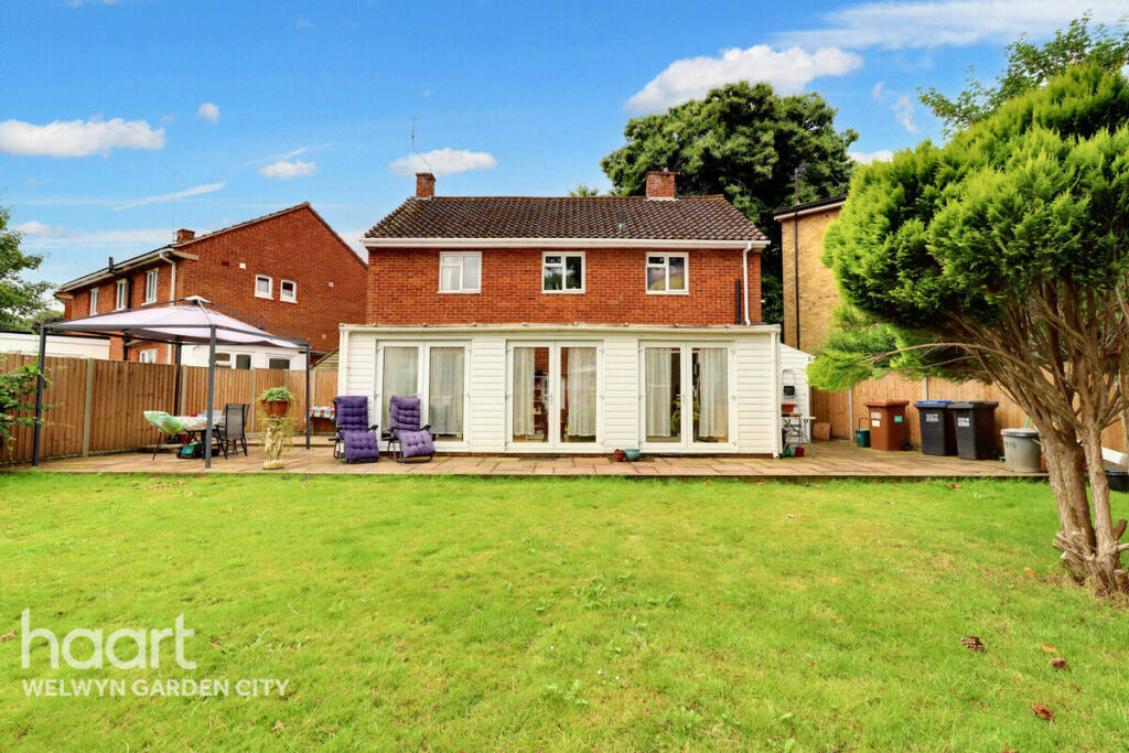 Additional property image - Pond Croft, Hatfield