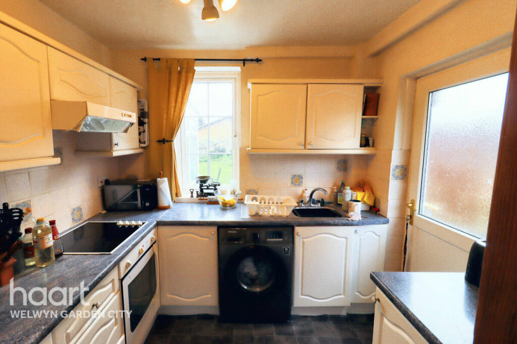 Additional property image - Barnfield Road, Welwyn Garden City