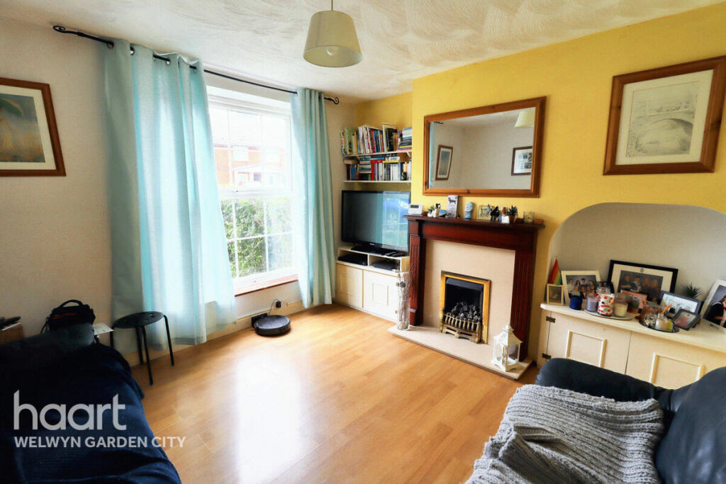 Additional property image - Barnfield Road, Welwyn Garden City