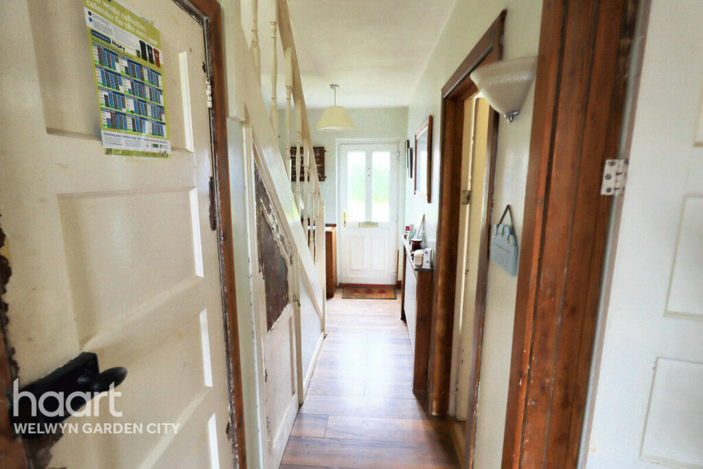 Additional property image - Barnfield Road, Welwyn Garden City