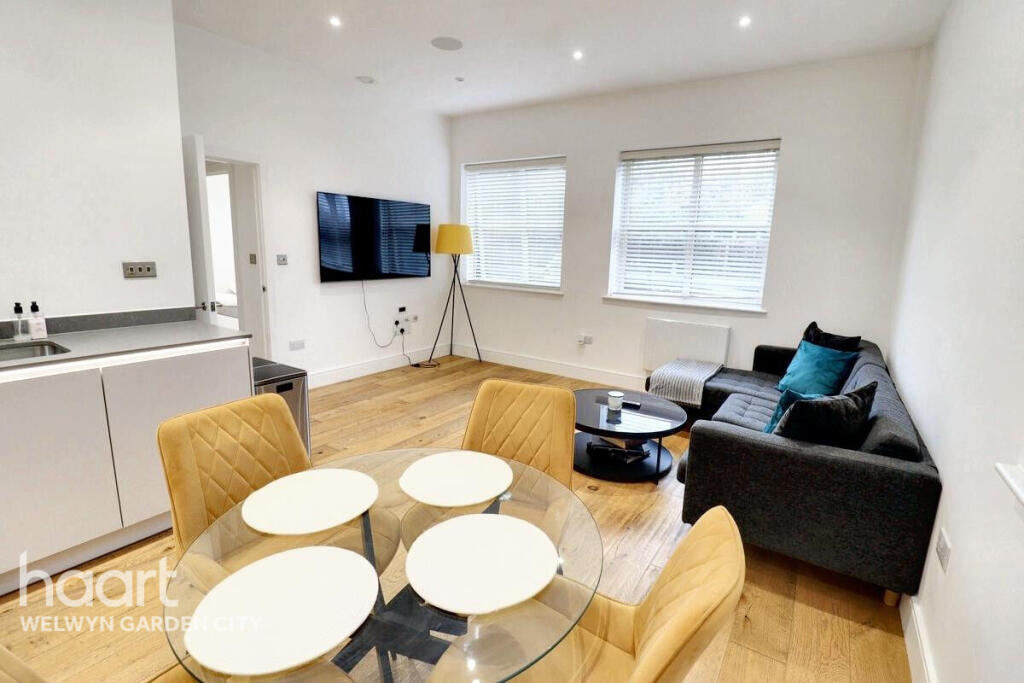 Main image of property: Great North Road, Hatfield