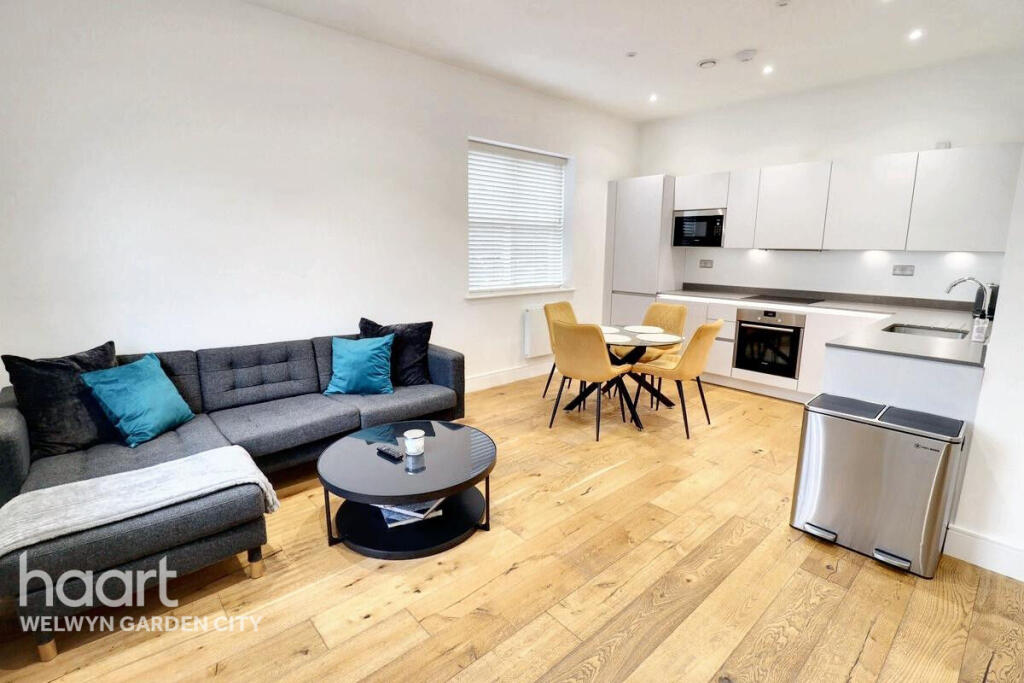 Main image of property: Great North Road, Hatfield