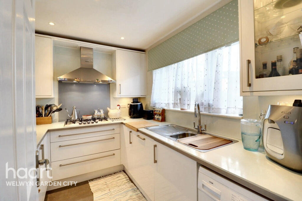 Main image of property: Gorseway, Hatfield