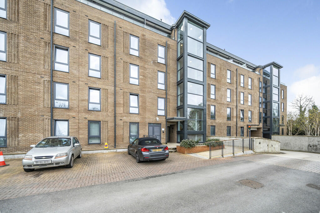 1 bedroom apartment for sale in Brindley Place, Uxbridge, Middlesex, UB8