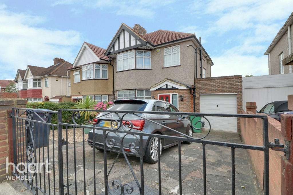 3 bedroom semidetached house for sale in Dunster Drive, LONDON, NW9