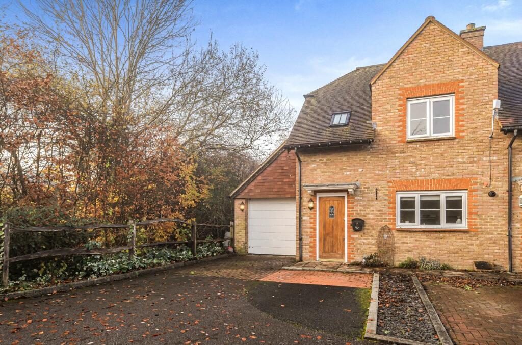 3 bedroom end of terrace house for sale in Brookside, Jacob's Well, Guildford, Surrey, GU4