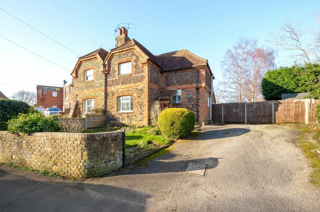 2 bedroom semidetached house for sale in Burpham Lane, Burpham