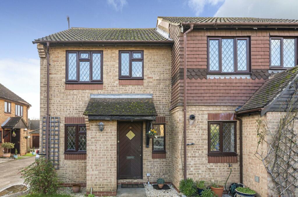3 bedroom terraced house for sale in Whipley Close, Burpham, Guildford, Surrey, GU4
