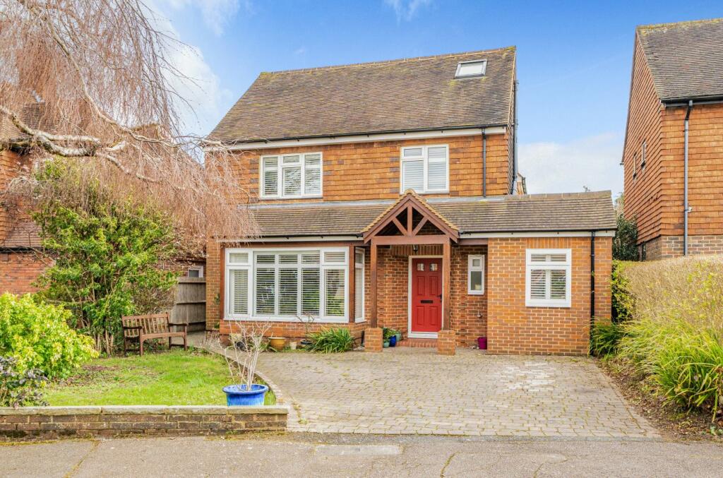 5 bedroom detached house for sale in Avenue, Burpham, Guildford