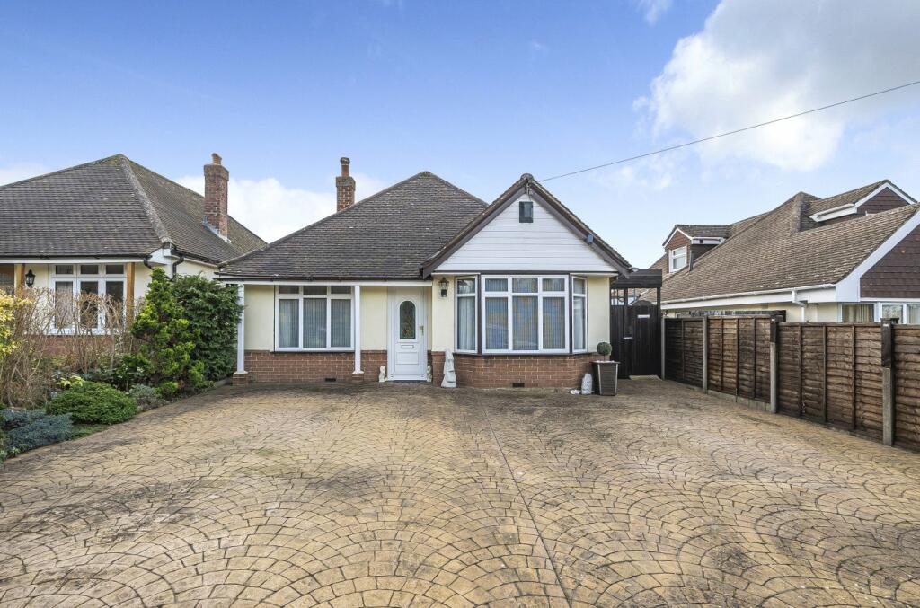 3 bedroom bungalow for sale in Merrow Lane, Burpham, Guildford, Surrey, GU4