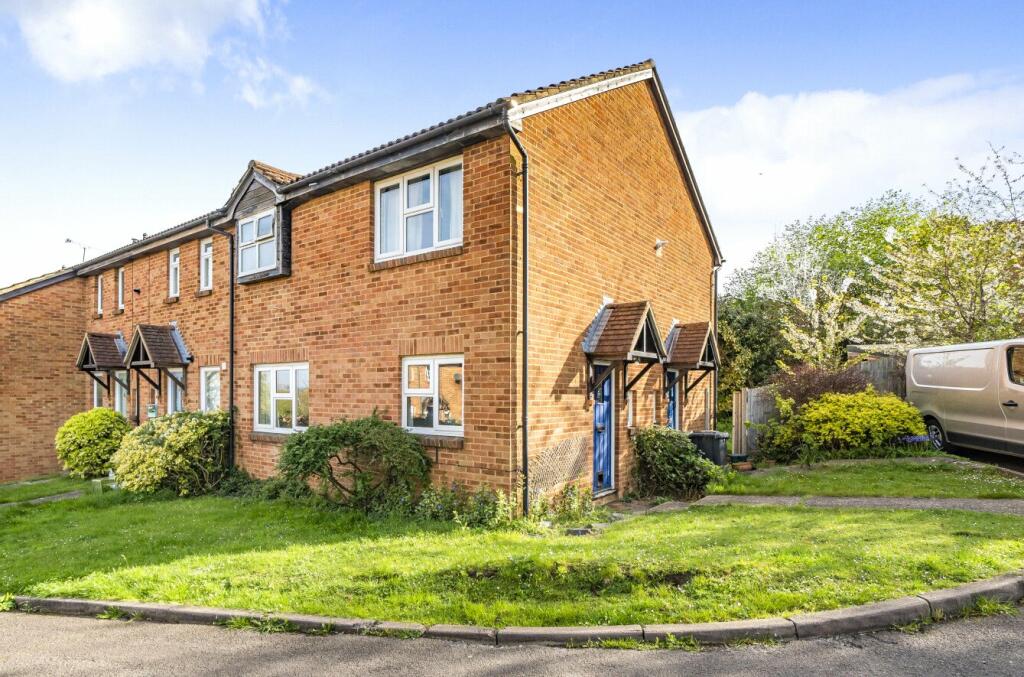 1 bedroom end of terrace house for sale in Ashbury Crescent, Burpham, Guildford, Surrey, GU4