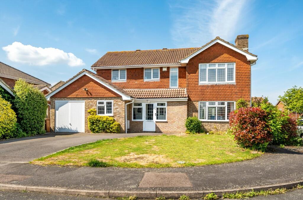 4 bedroom detached house for sale in Curlew Gardens, Merrow, Guildford