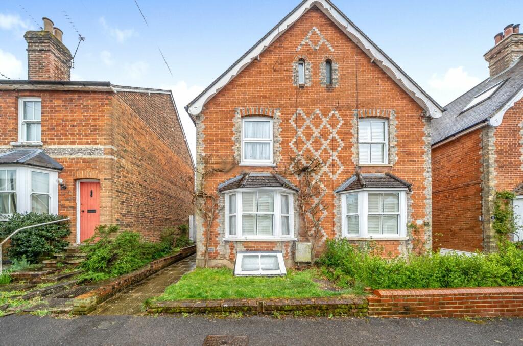 3 bedroom semi-detached house for sale in Down Road, Merrow, Guildford, Surrey, GU1