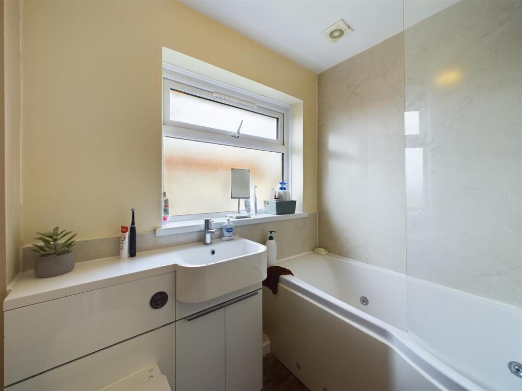 Additional property image - Dundridge Gardens, Bristol
