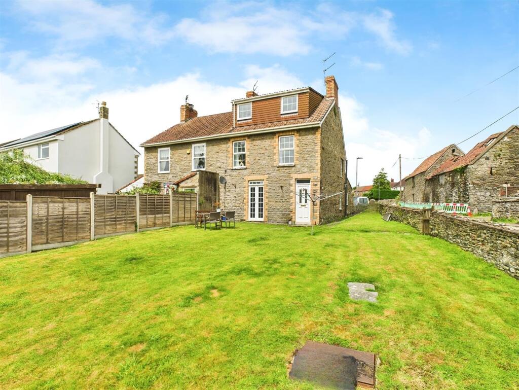 Main image of property: Castle Farm Road, Hanham, Bristol, BS15 3NJ